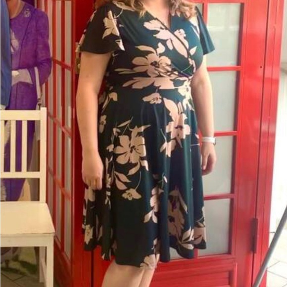 Plus Floral Print Butterfly Sleeve Wrap Dress - Picture 6 of 6